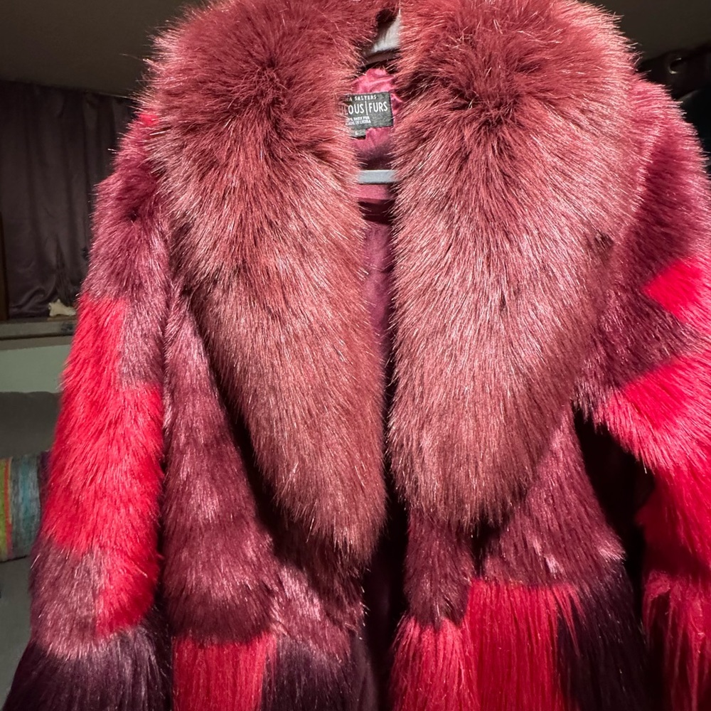 Luxurious Faux Fur Coat in Red and Purple - Picture 2 of 5